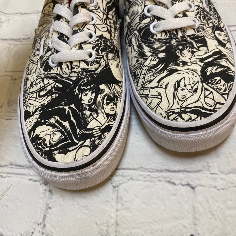 Limited Edition Marvel + Vans Sneakers - Picture 7 of 9